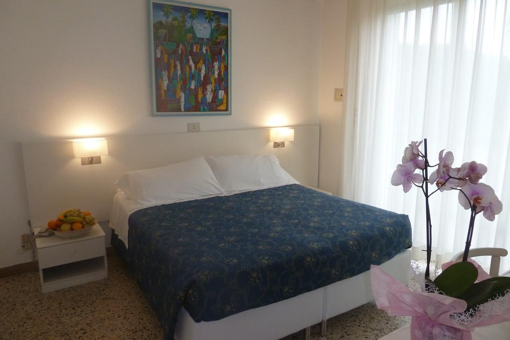Hotel Astra Milano Marittima Ngoại thất bức ảnh