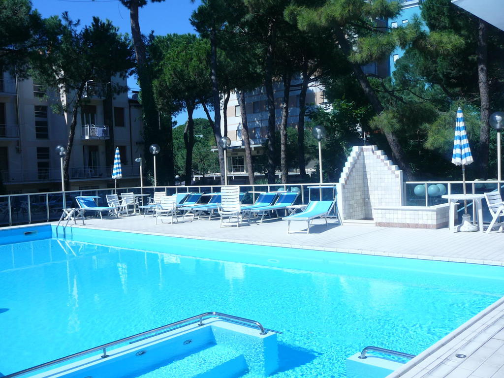 Hotel Astra Milano Marittima Ngoại thất bức ảnh