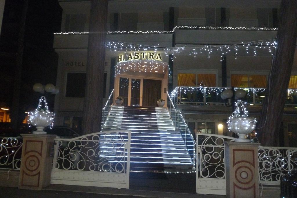Hotel Astra Milano Marittima Ngoại thất bức ảnh