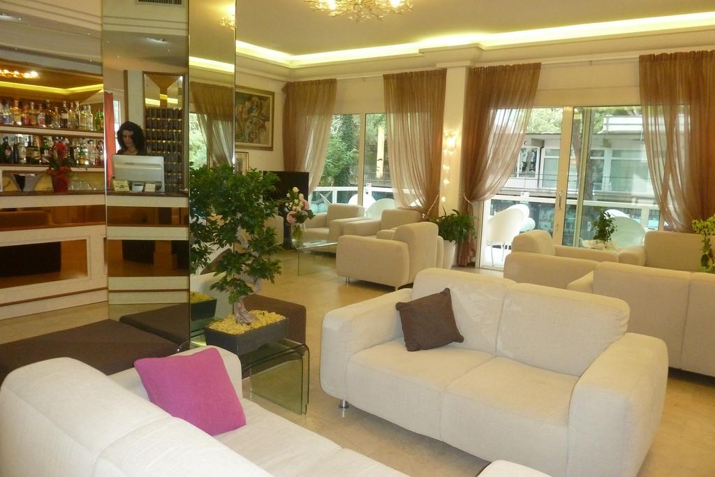 Hotel Astra Milano Marittima Ngoại thất bức ảnh
