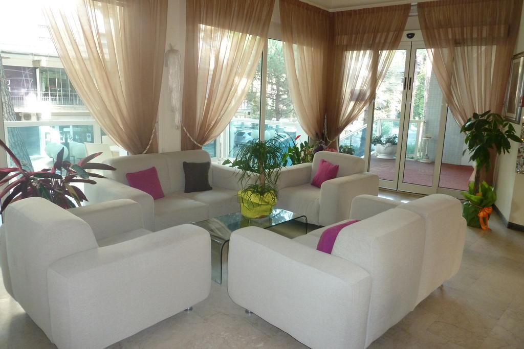Hotel Astra Milano Marittima Ngoại thất bức ảnh