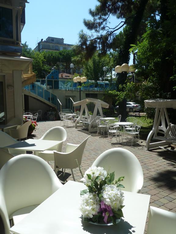 Hotel Astra Milano Marittima Ngoại thất bức ảnh