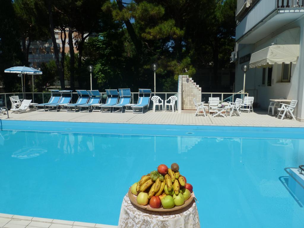 Hotel Astra Milano Marittima Ngoại thất bức ảnh