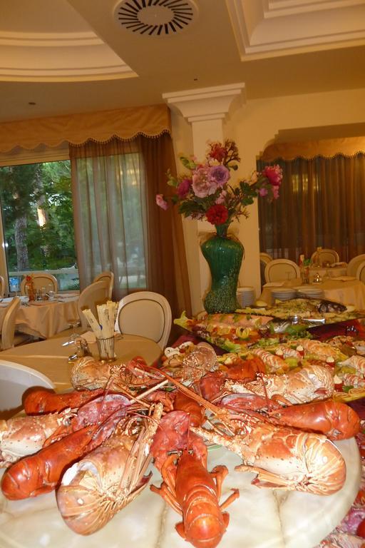 Hotel Astra Milano Marittima Ngoại thất bức ảnh